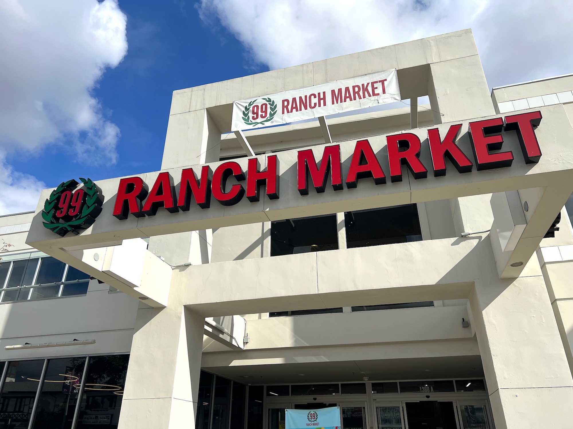 Fresh opens 10th Southern California store