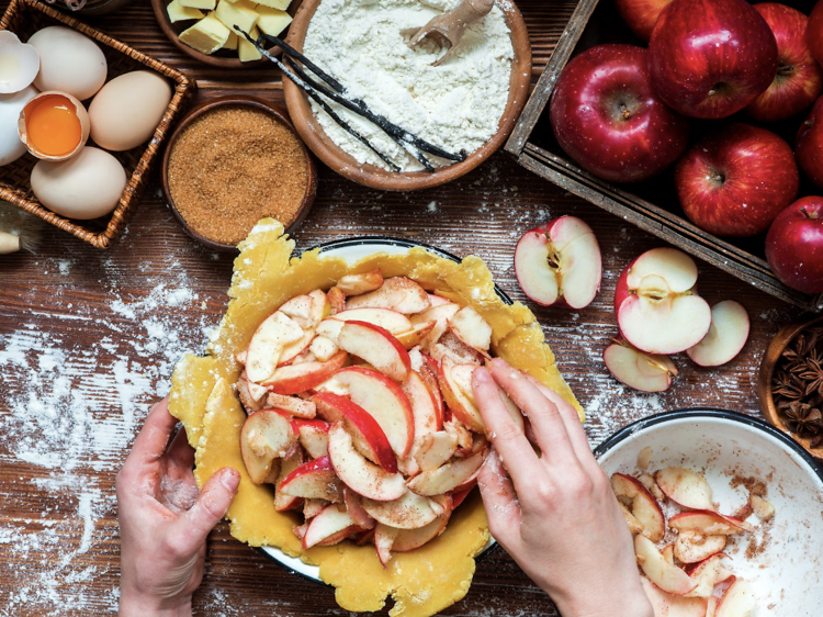 Virtual apple pie workshop w/optional Appletini (BYO materials)