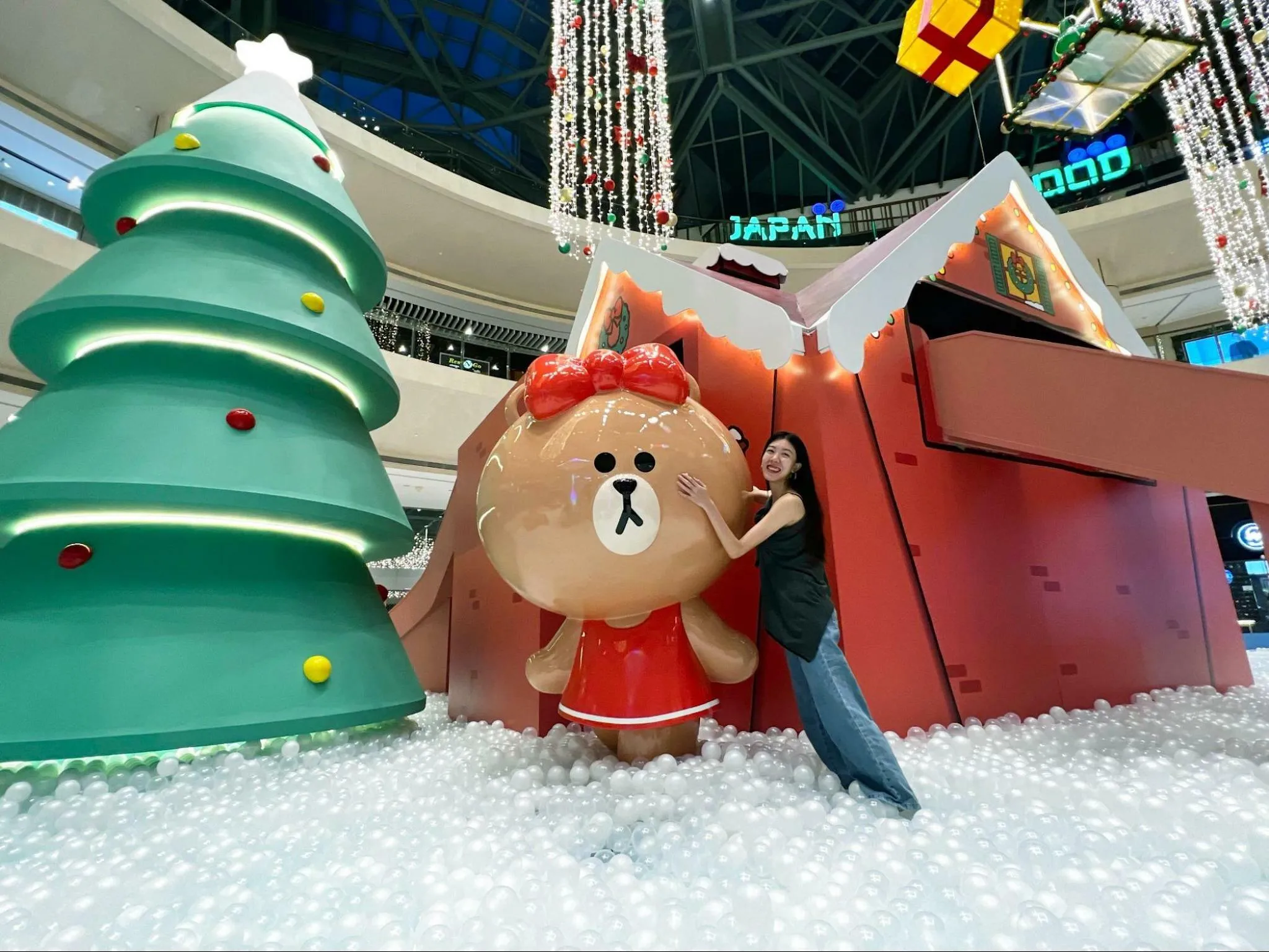 Suntec City Line Friends Holiday Wonderland