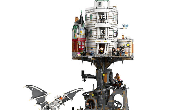 Gringotts Wizarding Bank Lego Set