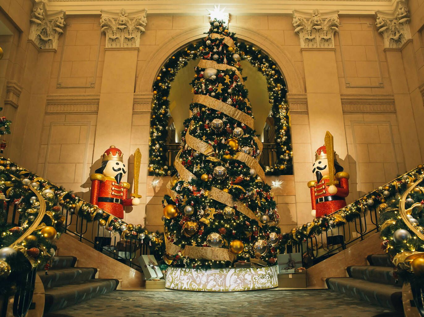 The best Christmas Lights NYC Offers and Festive Attractions