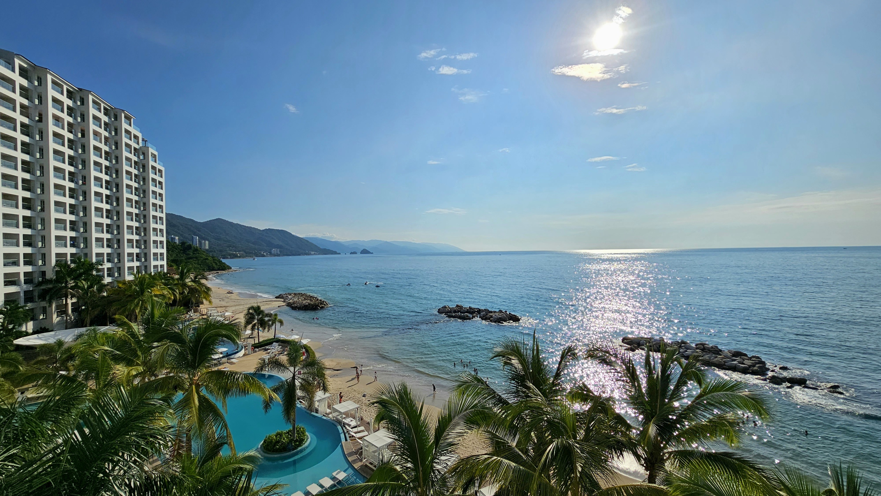 Hospedaje todo incluido en Hilton Puerto Vallarta: comida, spa y  entretenimiento