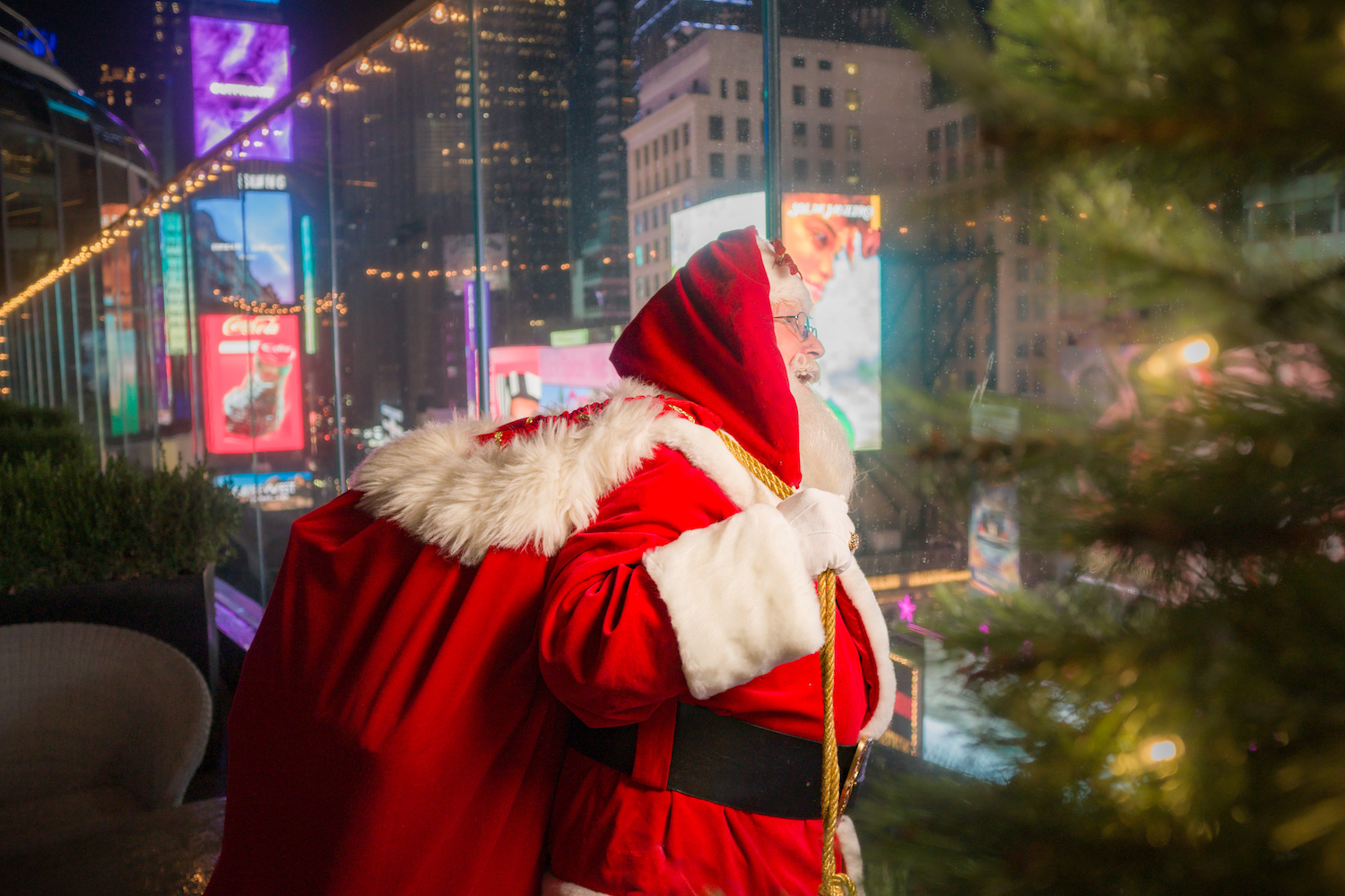 Santa at the Mariott Marquis in NYC