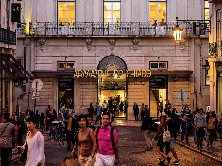 Com poncha e bolo do caco, há um mercado de Natal madeirense a caminho do Chiado