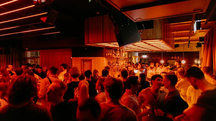 Cháy hết mình với cuộc sống về đêm tại The Abercrombie - The Abercrombie, Chippendale