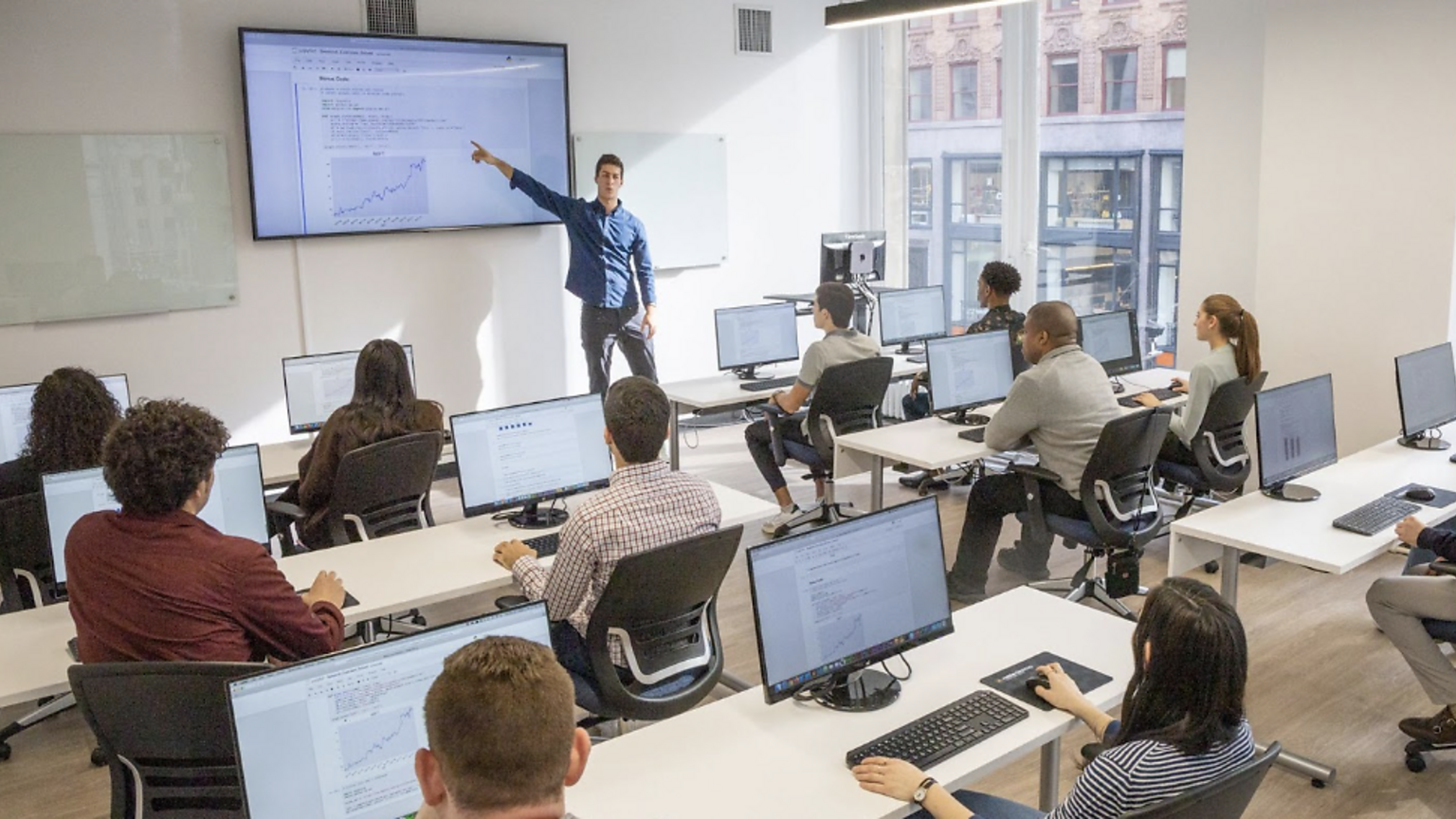 Python classes near me: the best live in-person and virtual courses