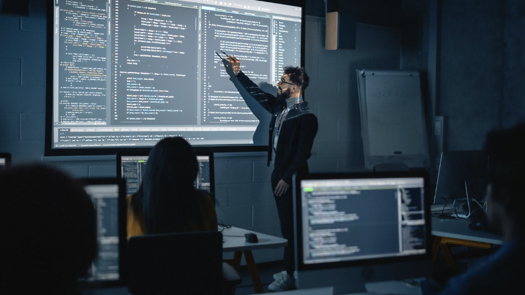 Python classes near me: the best live in-person and virtual courses