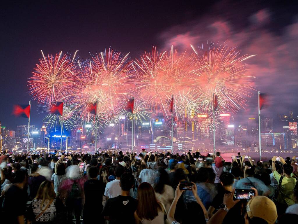 香港煙花2026|煙花好去處/維港煙花時間/封路交通/直播/煙花取消安排