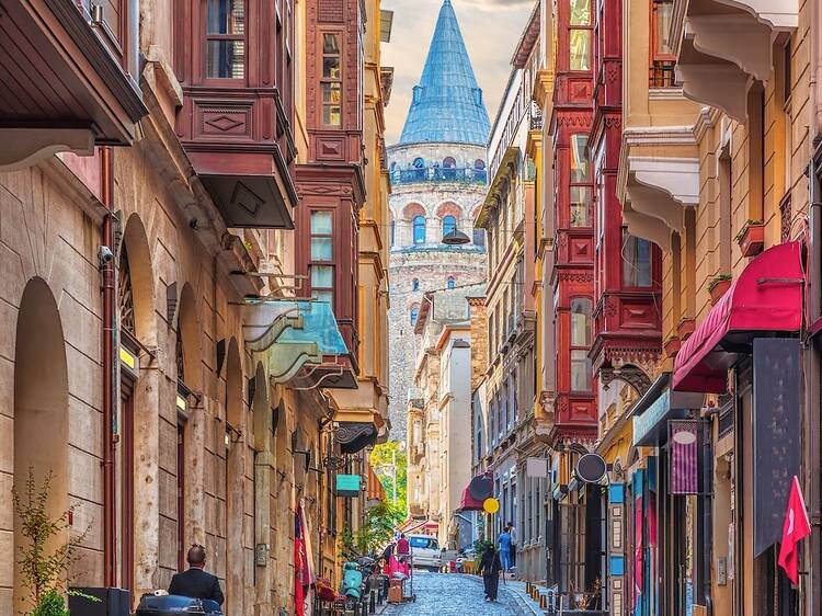 Vintage shopping on Serdar-ı Ekrem street