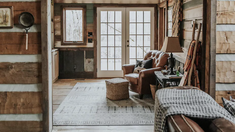 The romantic cabin hideaway in Dahlonega