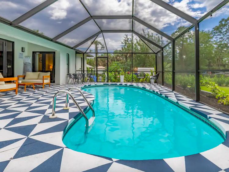 The luxe pool house in Naples