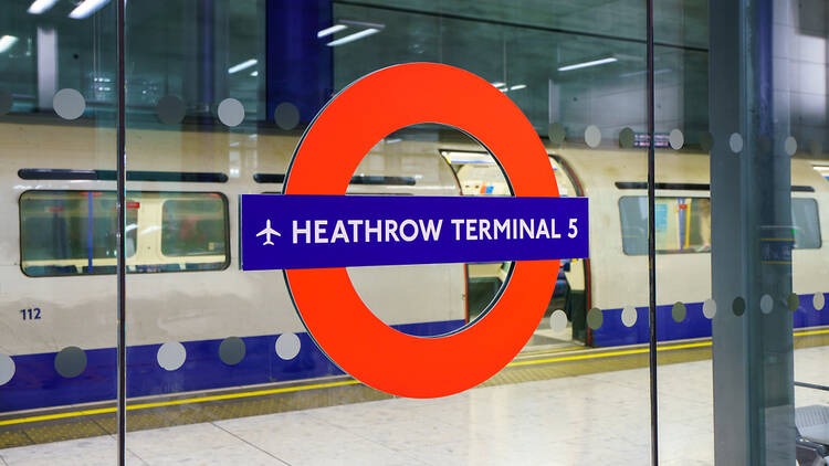 Heathrow Terminal 5 tube station platform
