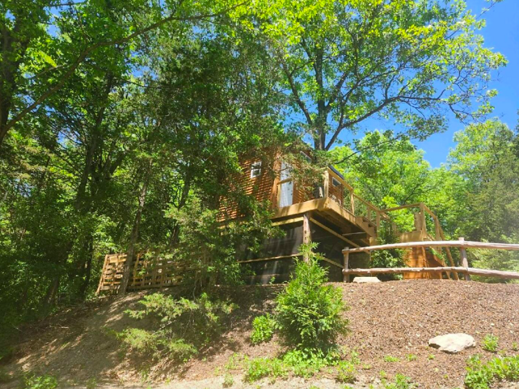 The off-grid treehouse in Newton