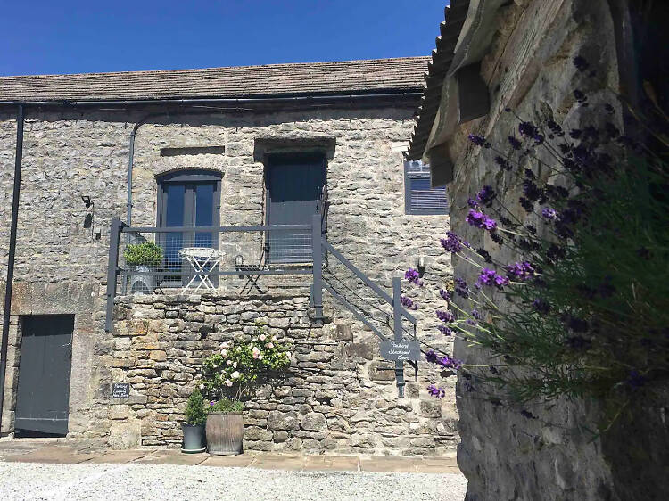 Leaping Hare Barn in Flagg