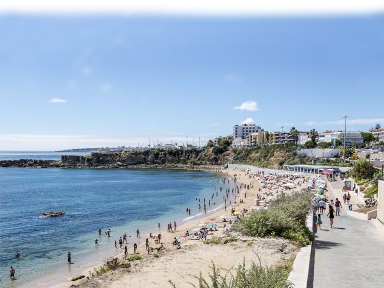 Apanhar banhos de sol na praia de São Pedro