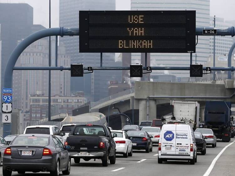 Federal government is banning hilarious highway signs