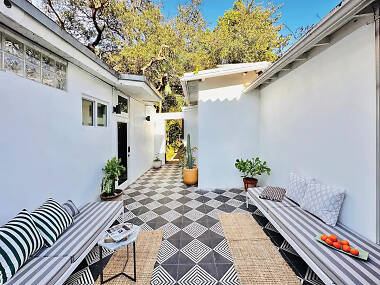 The chic house in Coconut Grove The chic house in Coconut Grove