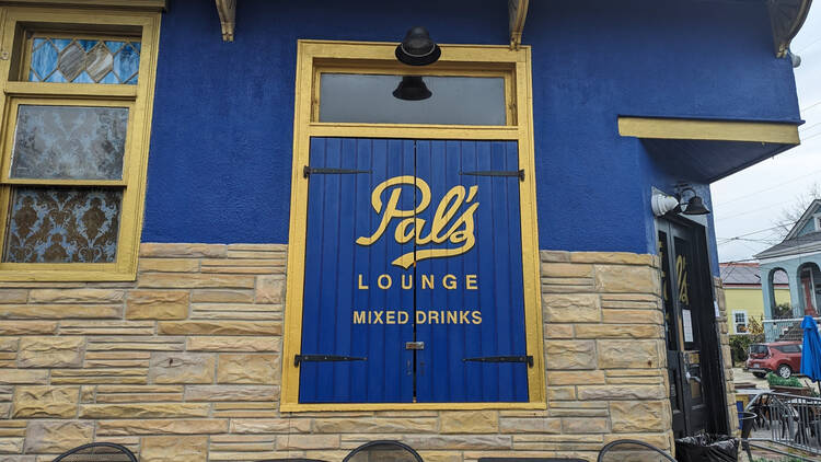 Pal's Lounge