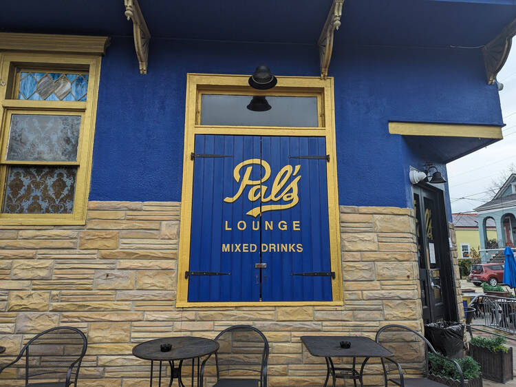 Pal's Lounge