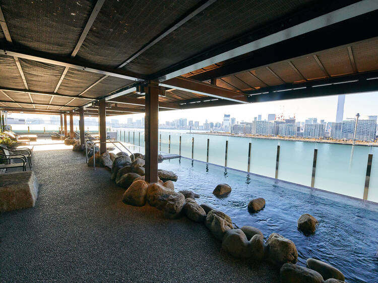 DO: take a bath at the Toyosu Senkyaku Banrai onsen complex