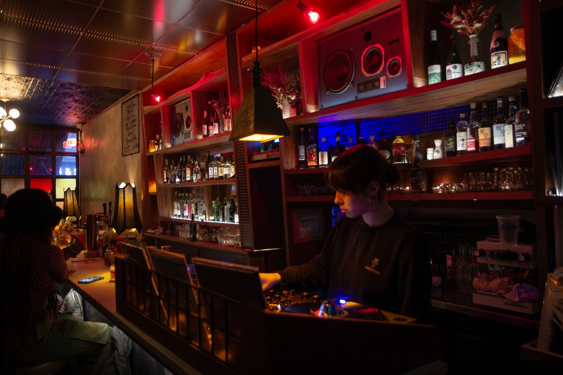 Honeycomb Hi-Fi Lounge