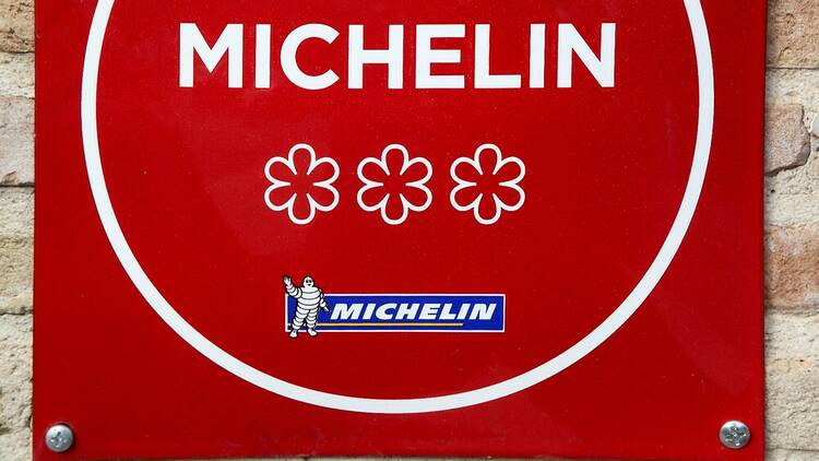 Michelin sign with three stars