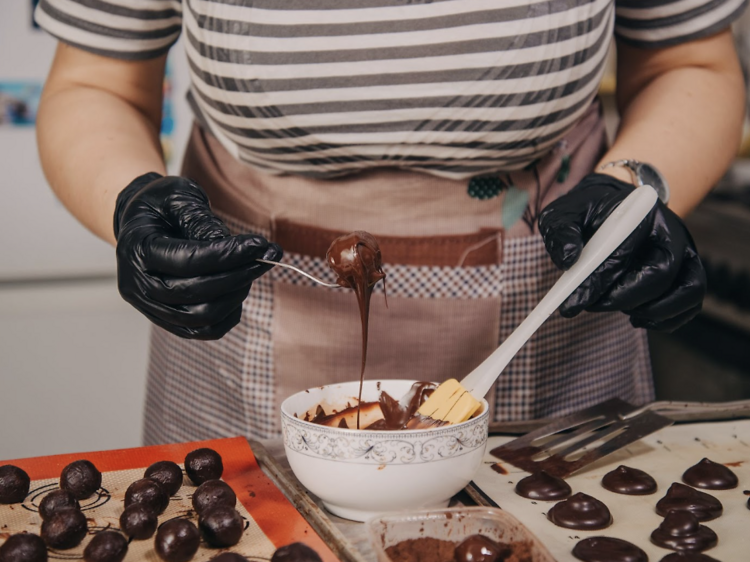 Make & Take Truffle at Roni-Sue’s Chocolates