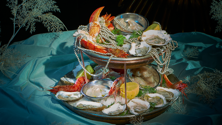 seafood tower pearls  (Alice)