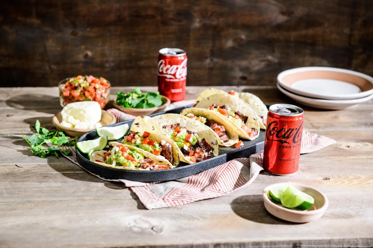 Coca-Cola, tacos, salsa