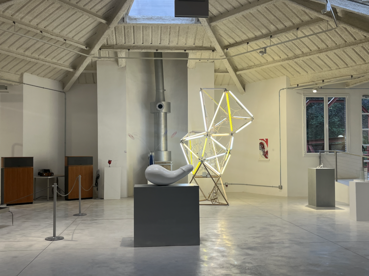 Una galería en un antiguo horno de vidrio: así es por dentro este nuevo espacio de arte contemporáneo de Barcelona