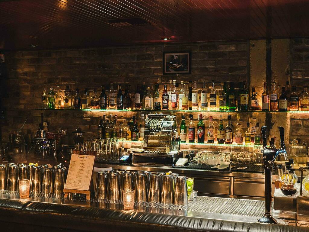 15 Best Speakeasies in the US for Secret Cocktails