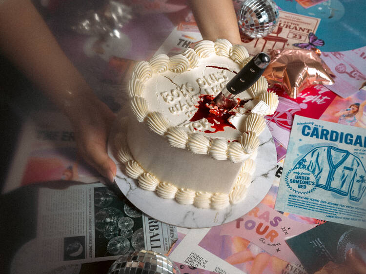 Celebrate Taylor Swift’s discography with a themed cake