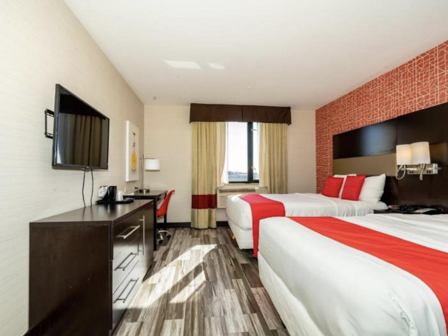 The 5 Best Hotels near JFK Airport in NYC for 2025