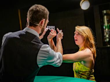 Have your mind blown at the Chicago Magic Lounge Have your mind blown at the Chicago Magic Lounge