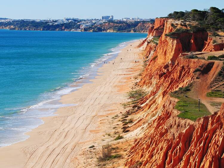 Esta praia portuguesa acaba de ser eleita a melhor do mundo