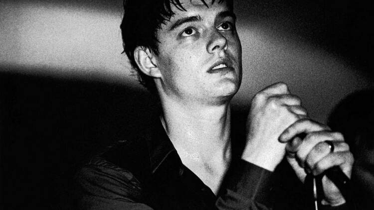 Control, uma biografia de Ian Curtis realizada por Anton Corbijn, é exibido no dia 15 de Março