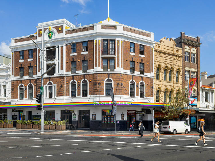 Courthouse Hotel, Taylor Square