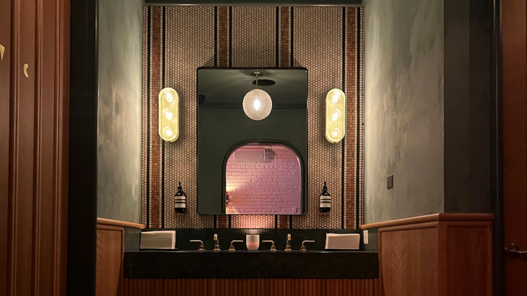 Bathroom (Bar Bonobo)