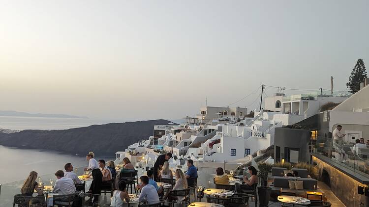 Dining at Kivotos Santorini (Photograph: Jess Phillips for Time Out)