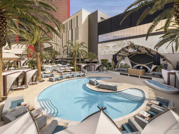 12 Best Pool in Vegas to Stay Cool in Sin City