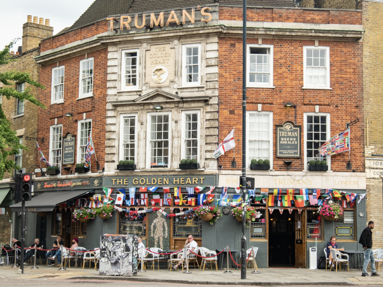 17 Best Pubs in Shoreditch For East London Boozing