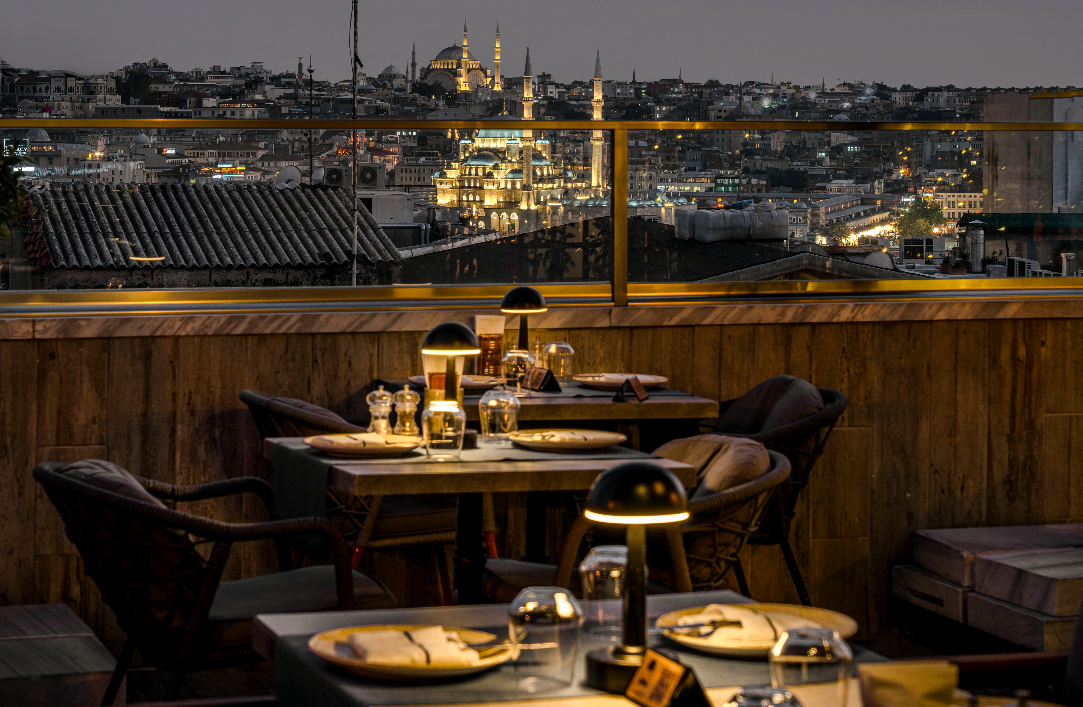 Moise Karaköy