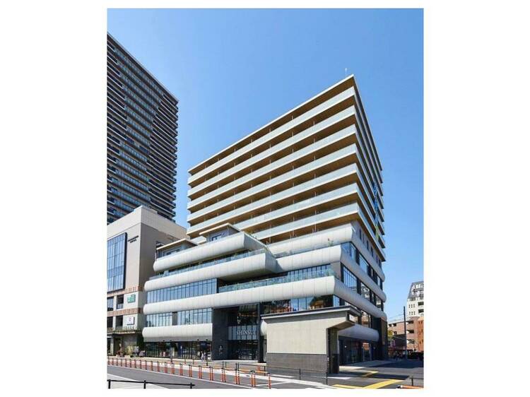 坂倉建築研究所デザインの新綱島駅直結の商業施設「SHINSUI」が誕生