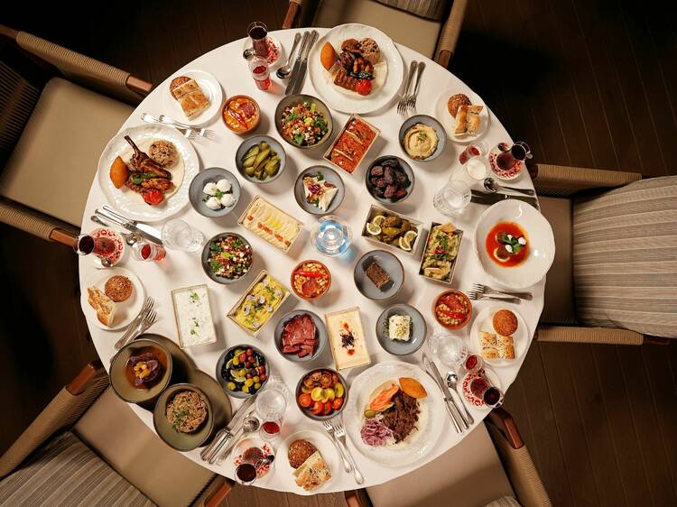 Four Seasons Hotels Istanbul’da iftar yapın
