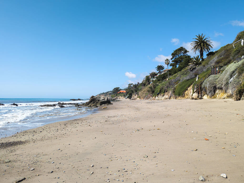 3 Hidden Beach Entrances in L.A. for Secluded Sand