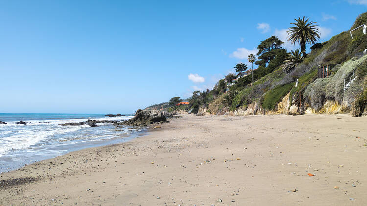 Relax on postcard-perfect beaches in Malibu