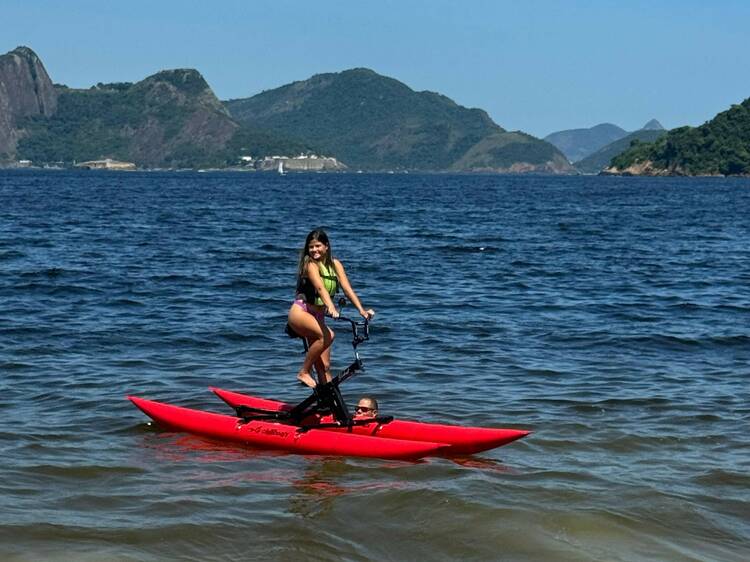 Descobrir novos esportes no mar