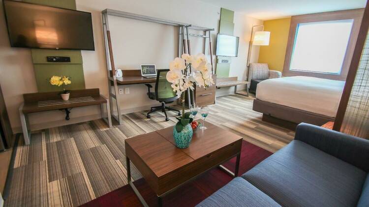 Holiday Inn Express & Suites Miami Airport East