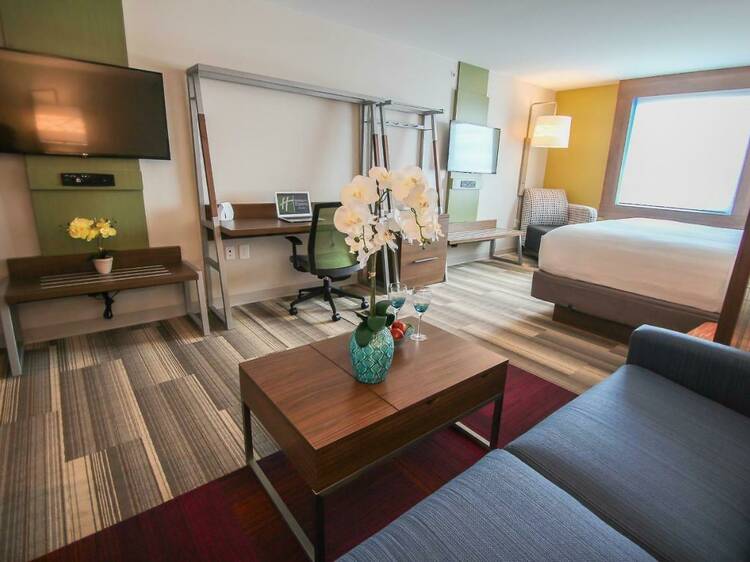 Holiday Inn Express & Suites Miami Airport East