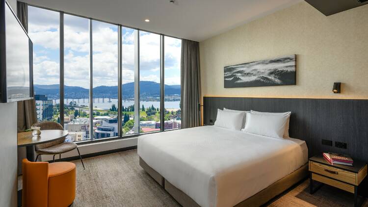 Deluxe king bedroom with city view